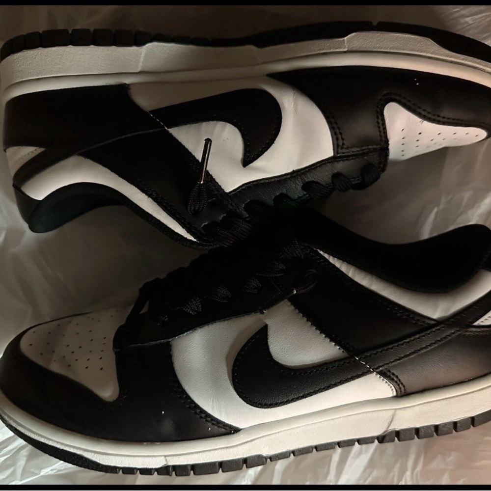 Nike Low-Top Athletic Sneakers in Black and White